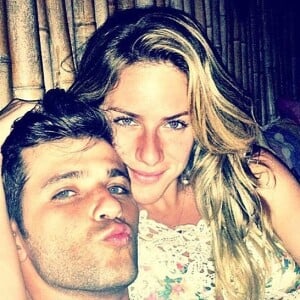 Novinhos! Bruno Gagliasso exibe foto no início da relação com Giovanna Ewbank