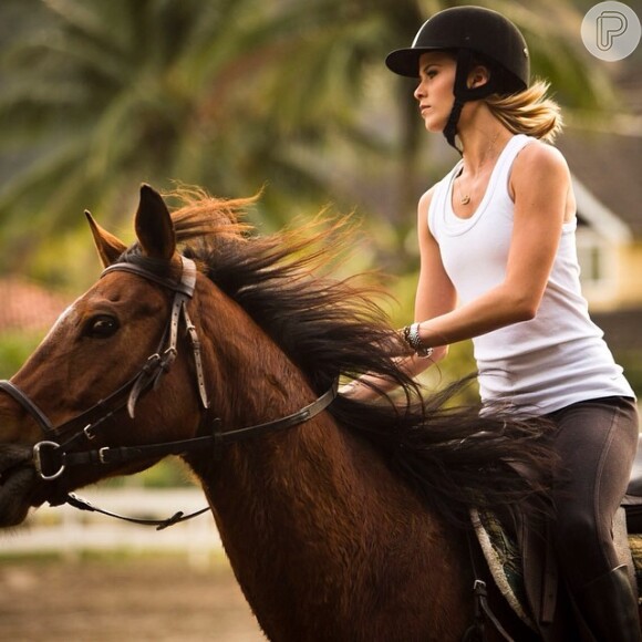 Luiza Valdetaro contou que para ficar com o corpo sempre em forma, corre, faz ginástica localizada e pratica equitação