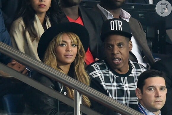 Beyoncé e Jay-Z assistem ao jogo de Neymar em Paris