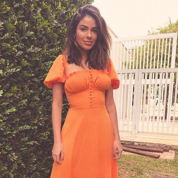 Munik Nunes retira gordura das costas, barriga e axilas