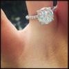 Jamie Lynn Spears mostrou o anel com um lindo diamante