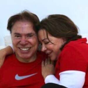 Silvio Santos ganhou carinho da mulher, Iris Abravanel, em fotos postadas pela filha do casal Patricia Abravanel