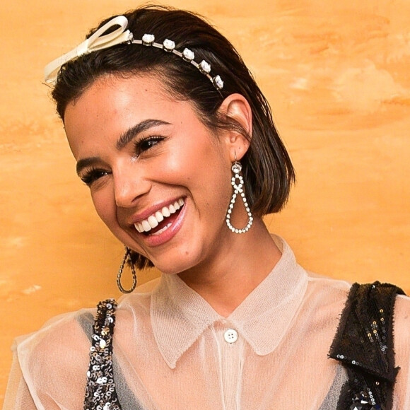 Bruna Marquezine curte nova viagem à local praiano