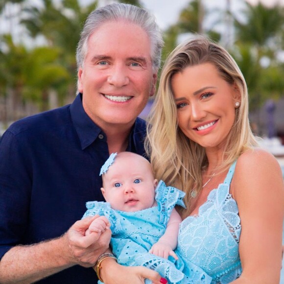 Ana Paula Siebert e Roberto Justus são pais de Vicky, de 5 meses