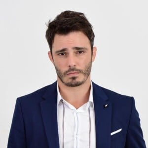 Na novela 'Amor Sem Igual', Tobias (Thiago Rodrigues) revolta a irmã Fernanda (Bárbara França) ao humilhar Pedro Antonio (Guilherme Dellorto)