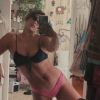 Giulia Costa exibe corpo de biquíni e destaca aceitação: 'Ganhei 6 kg'