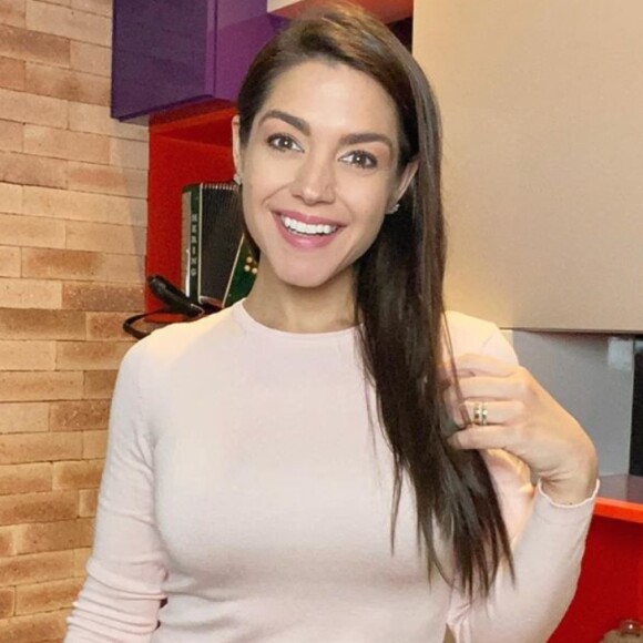 Thais Fersoza monta look e divide foto da produção com seguidores no Instagram