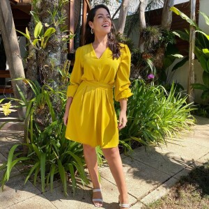 Thais Fersoza compartilha fotos dos looks com os fãs