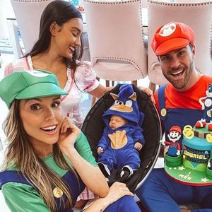 Flavia Viana e o marido, Marcelo Zangrandi, são pais de Gabriel, nascido em setembro de 2020. Apresentadora também é mãe de Sabrina, de 17 anos