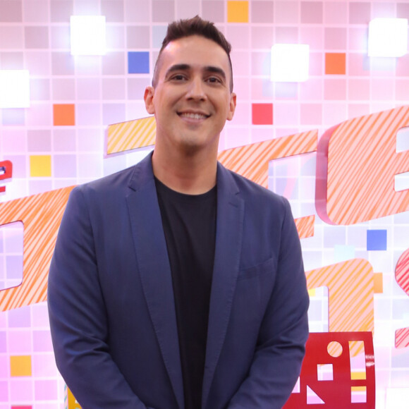 André Marques desabafa sobre luto pela morte de Tom Veiga: 'Não consigo dizer adeus e nem sei como aceitar a sua partida, meu amigo'