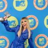 Perrie Edwards aposta em conjuntinho azul do Aleksandre Akhalkatsishvili no EMA MTV 2020!