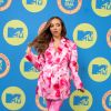 Jade Thirlwall usa conjuntinho com blazer da Annakiki em estampa mesclada no EMA MTV 2020