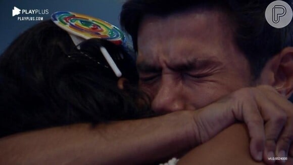 'A Fazenda 12': Mariano chora após ser chamado de machista e ganha apoio de Jake
