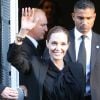Angelina Jolie teve os seios marcados mesmo ao usar look todo preto durante o lançamento do filme 'Guerra Mundial Z', estrelado pelo marido, Brad Pitt, em junho de 2013