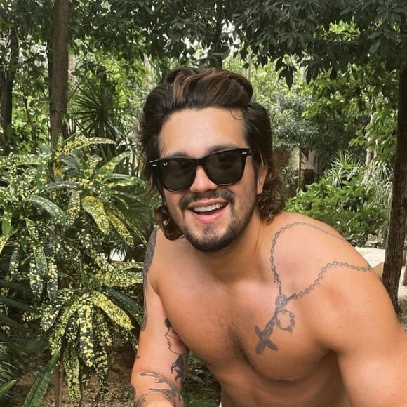 Luan Santana está solteiro após fim do namoro com Jade Magalhães