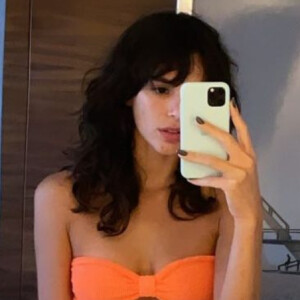 Bruna Marquezine, de biquíni, deixa corpo à mostra em foto, em 28 de novembro de 2020