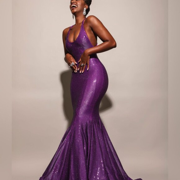 Iza usa vestido exclusivo com 1 milhão de cristais