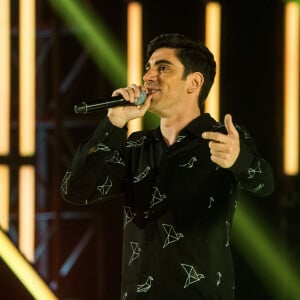 Marcelo Adnet alerta sobre fraude usando seu nome e citando filha recém-nascida