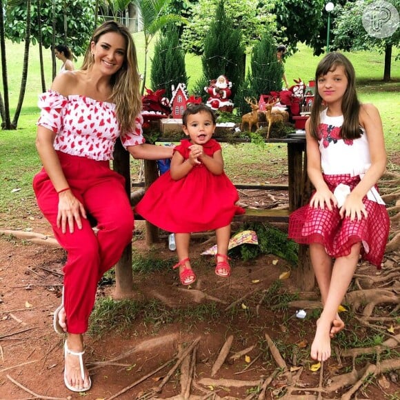 Ticiane Pinheiro posou com as filhas, Rafaella e Manuella