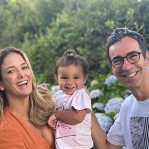 Cesar Tralli em foto com a mulher, Ticiane Pinheiro, e a filha, Manuella