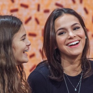 Luana Marquezine surpreende a irmã, Bruna Marquezine, com presente especial