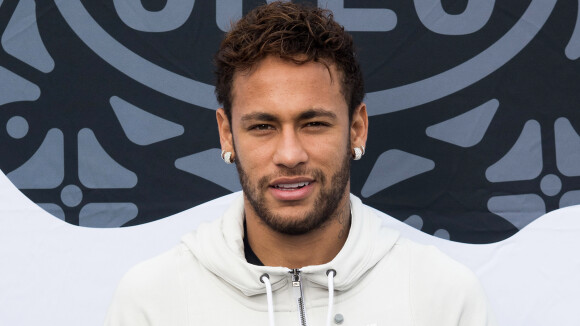 Festa de Ano-Novo de Neymar: pulseira vip, celular proibido e show com famosos