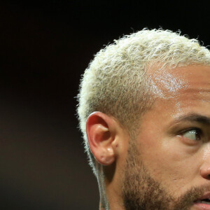 Neymar convida famosos para atração de festa de réveillon