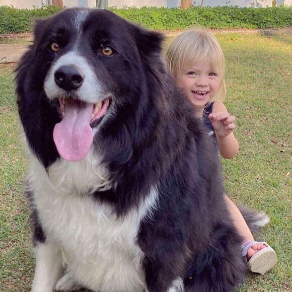Crescimento da filha de Eliana chama atenção em foto no Instagram