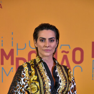 Cleo está se preparando para um filme de ação e está mais magra