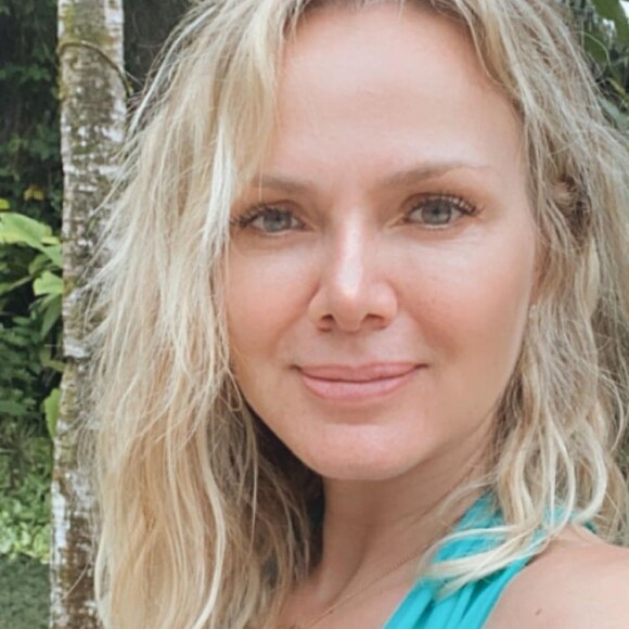 Beleza de Eliana foi elogiada na web em fotos sem maquiagem