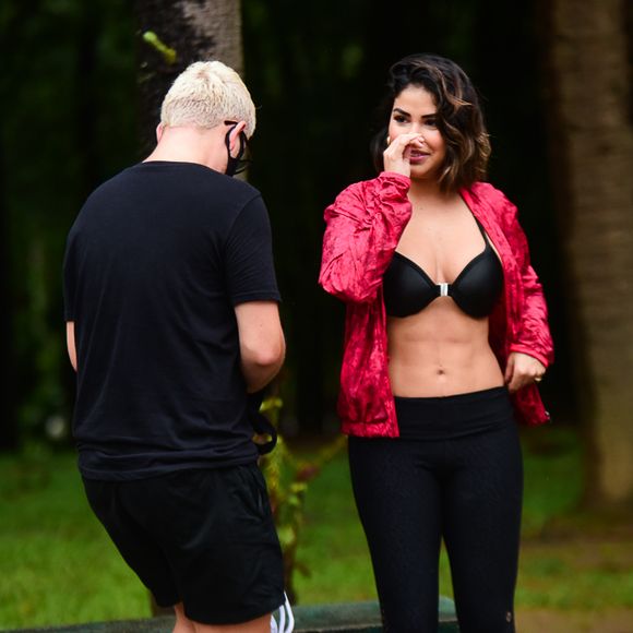 Ex-BBB Munik Nunes mostra resultado de lipo LAD em ensaio fotográfico
