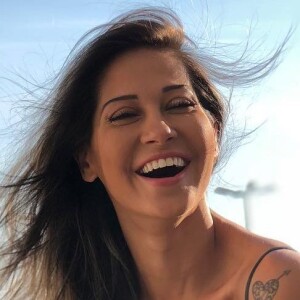 Mayra Cardi faz bioestimulador de colágeno Radiesse no bumbum