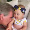Veja vídeo de filha de Roberto Justus com biquíni e mandando beijo para o pai!