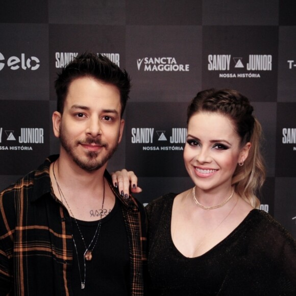 Sandy segue carreira solo após shows com Júnior, seu irmão