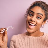 Aparelho transparente: o que você precisa saber antes de usar alinhador invisível nos dentes