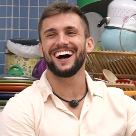 'BBB21': Arthur revela interesse por Carla Diaz