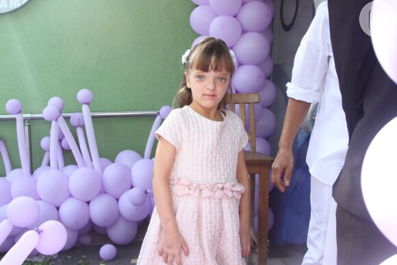 Filha de Ticiane Pinjeiro, Rafaella Justus escolhe vestido cor-de-rosa para festa de aniversário infantil