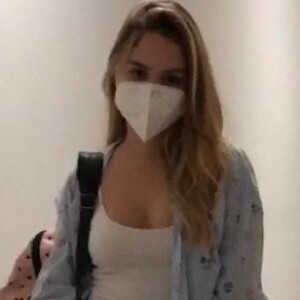 Sophia Valverde está loira