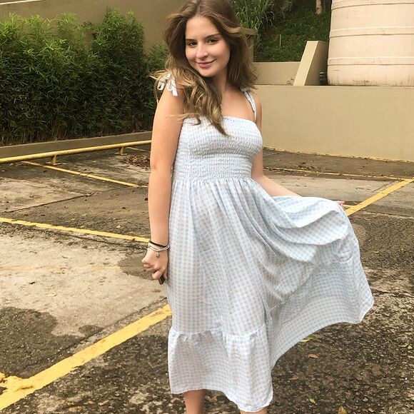 Sophia Valverde estava com o cabelo castanho