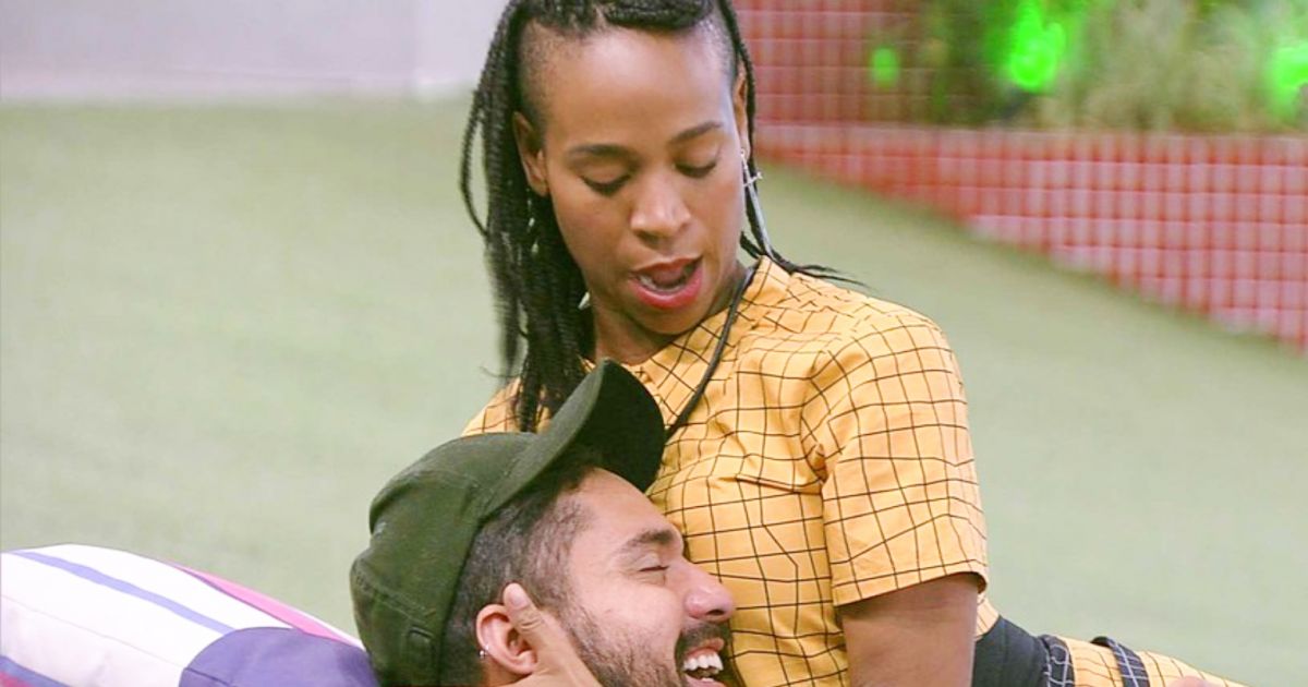 'BBB 21': Karol Conká lembra edredom com Arcrebiano. 'Mão ...