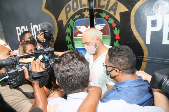 Belo foi solto após prisão por fazer show clandestino em escola pública no Rio de Janeiro