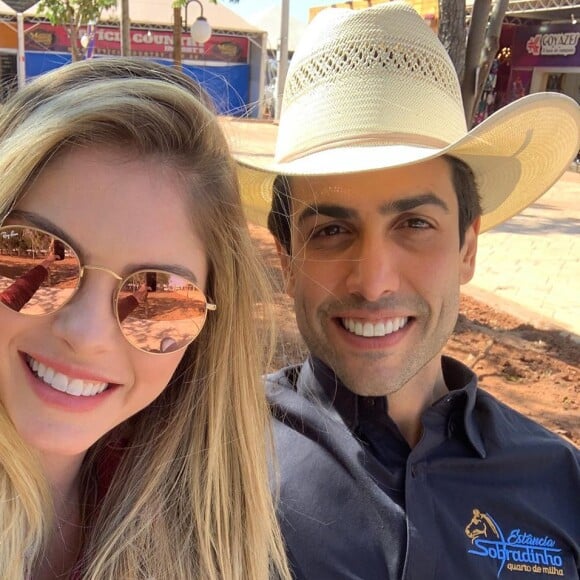 Bárbara Evans lamenta casamento com Gustavo Theodoro adiado: 'A gente vai se resguardar um pouco até tomar essa decisão e em breve a gente volta'