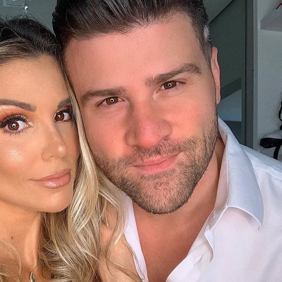 Marcelo Zangrandi e Flavia Viana engataram namoro em 2017 e ficaram noivos em 2019