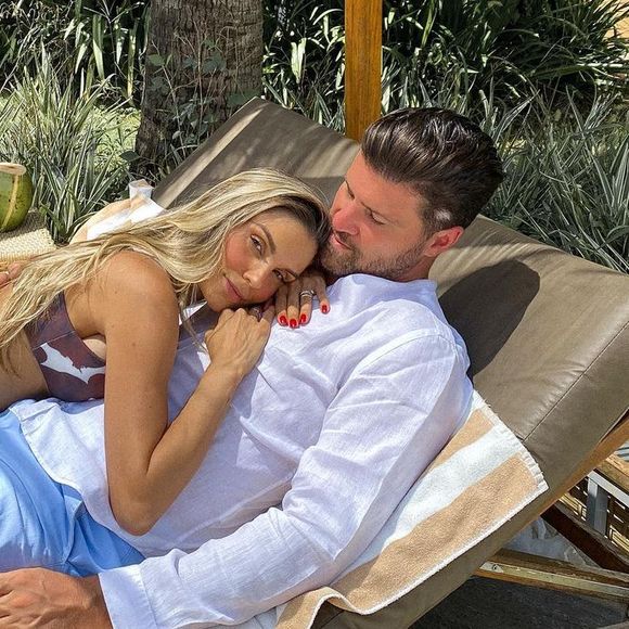 Marcelo Zangrandi e Flavia Viana estão noivos