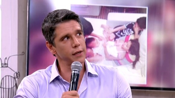 Márcio Garcia conta saia justa em voo com os filhos no 'Encontro': 'Eles brigam'