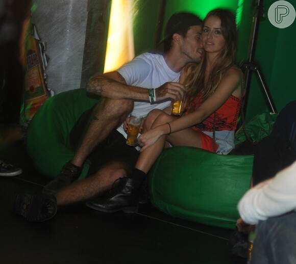 Erika Mader e Pedro Carneiro foram vistos juntos no Rock In Rio em 2013