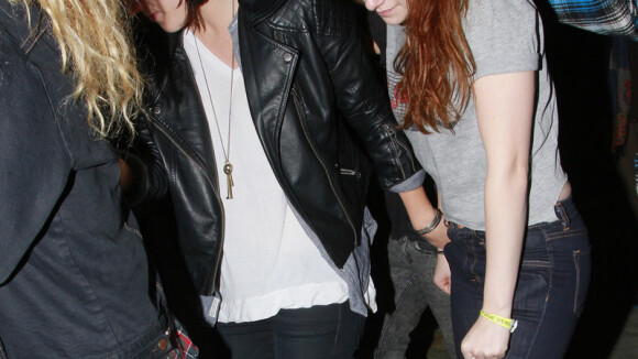 Kristen Stewart e Taylor Lautner se divertem em festa na Califórnia