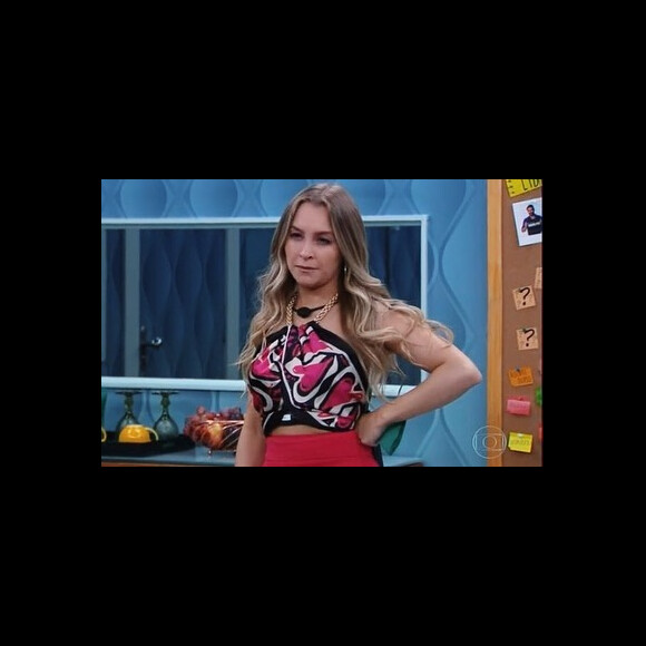 Carla Diaz foi lembrada por Juliana Paes em vídeo de look