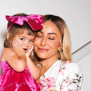 Sabrina Sato é uma famosa fashionista e chama atenção por seus looks nas redes sociais