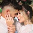 Zé Felipe e Virgínia revelaram ter se casado no civil em fotos no Instagram